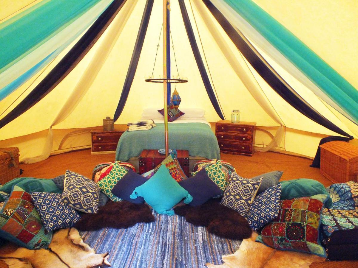 Hollington Park Glamping Hotel Нюбъри Екстериор снимка