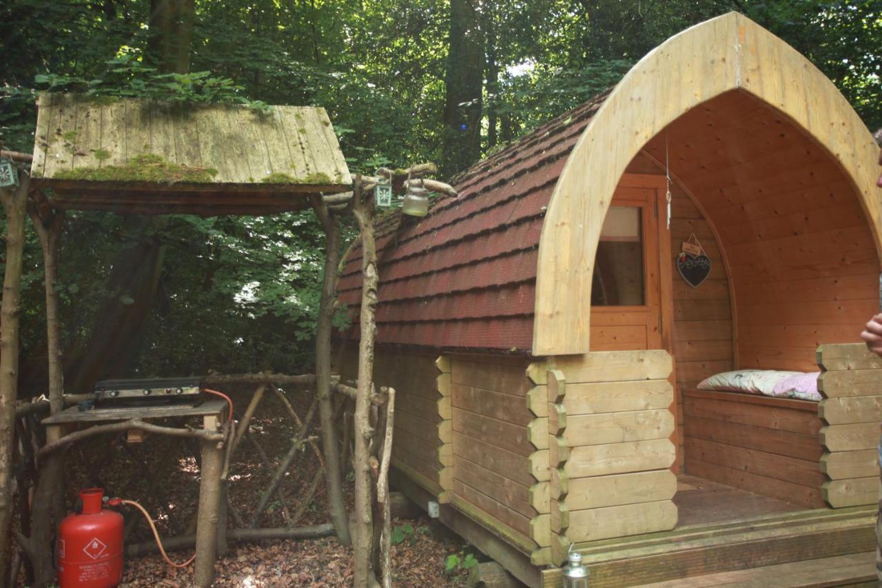 Hollington Park Glamping Hotel Нюбъри Екстериор снимка