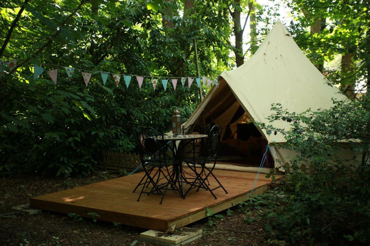 Hollington Park Glamping Hotel Нюбъри Екстериор снимка